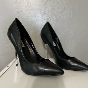 Steve Madden “Invade” Heels size 7.5
